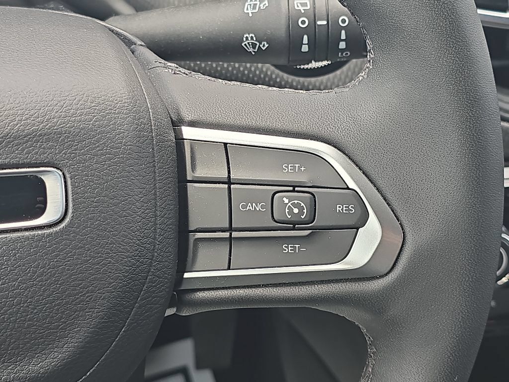 Certified 2026 Jeep Compass Latitude AWD/4WD image 24