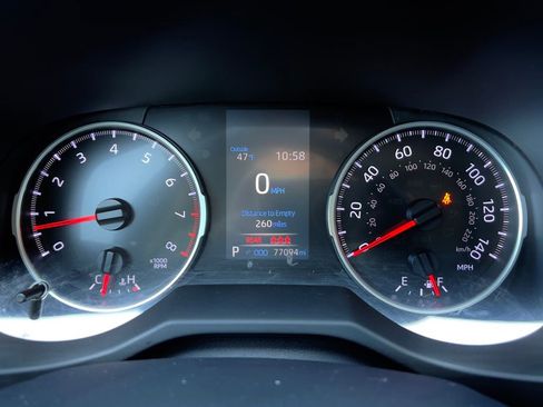 Used 2021 Toyota RAV4 LE image 22