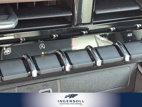 Used 2024 GMC Canyon Denali image 30