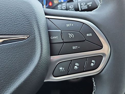 New 2026 Chrysler Pacifica Select image 25