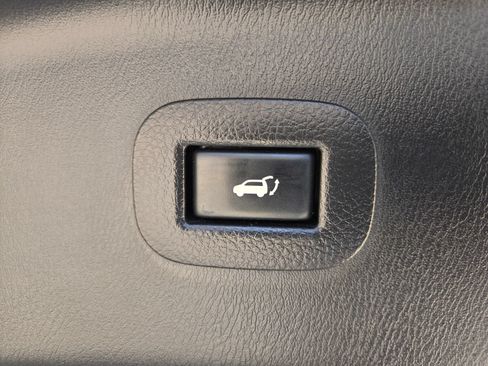Used 2017 Nissan Armada Platinum w/ Captain Seat Package RWD image 31