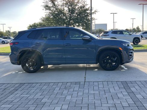 Certified 2026 Volkswagen Tiguan SE R-Line FWD image 10