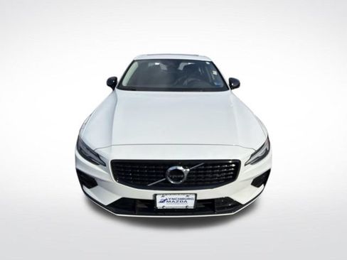 Used 2022 Volvo S60 B5 Momentum AWD/4WD image 8