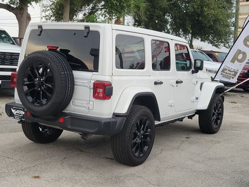 Used 2025 Jeep Wrangler Unlimited Sahara w/ Safety Group AWD/4WD image 4