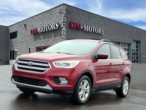 Used 2017 Ford Escape SE w/ Equipment Group 201A image 1