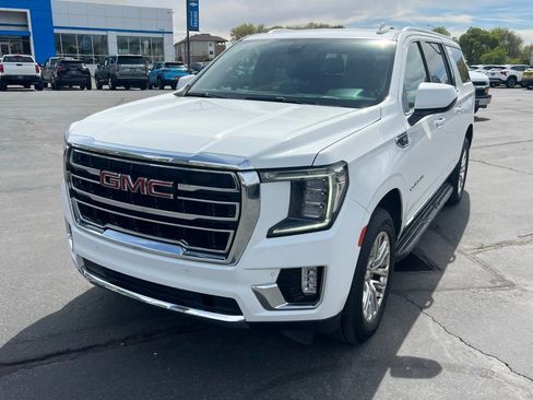 Used 2021 GMC Yukon XL SLT AWD/4WD image 2