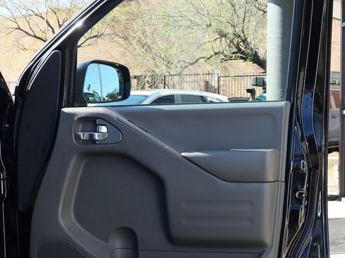 Used 2019 Nissan Frontier SV image 33