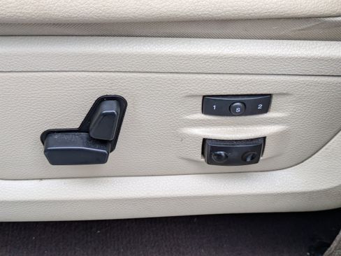 Used 2017 RAM 1500 Laramie w/ Convenience Group image 18