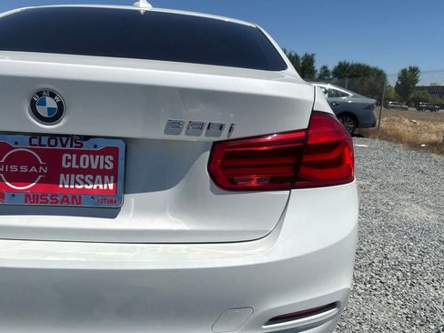 Used 2018 BMW 330i Sedan w/ Convenience Package RWD image 13