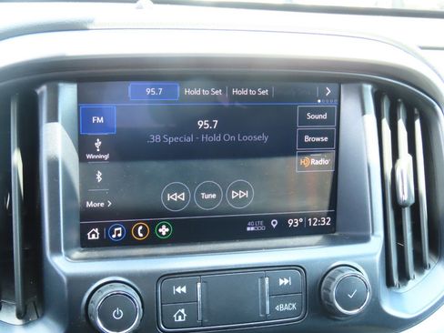 Used 2020 Chevrolet Colorado LT image 30