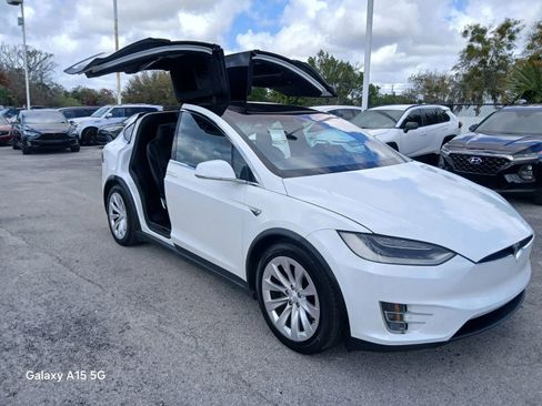Used 2016 Tesla Model X 75D image 17