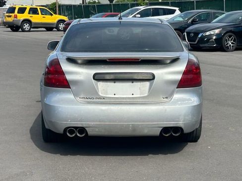 Used 2006 Pontiac Grand Prix GXP w/ Sun And Sound Package FWD image 4