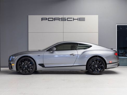 Used 2024 Bentley Continental GT image 2