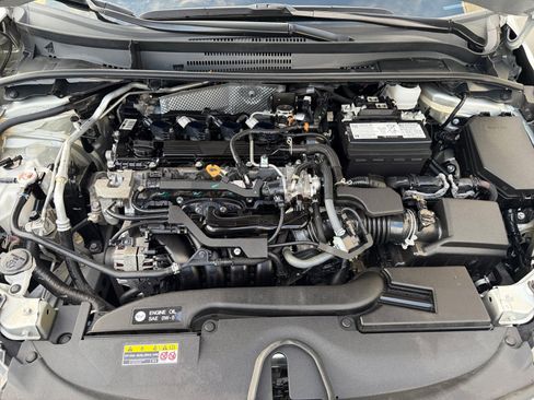Used 2025 Toyota Corolla LE FWD image 32