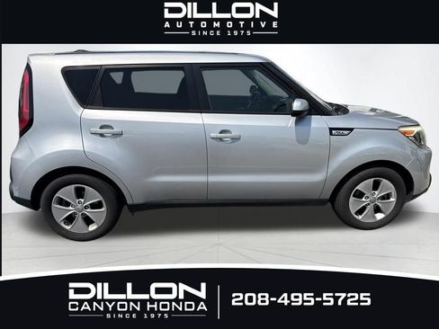 Used 2016 Kia Soul FWD image 2