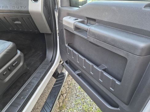 Used 2014 Ford F350 Lariat w/ Lariat Ultimate Package AWD/4WD image 23