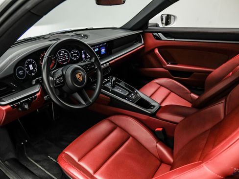 Used 2020 Porsche 911 Carrera RWD image 47