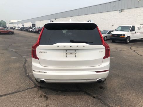 Used 2018 Volvo XC90 T5 Momentum w/ Convenience Package FWD image 4