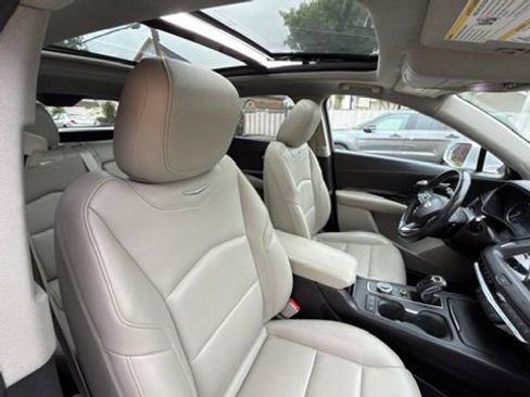 Used 2019 Cadillac XT4 Luxury w/ Cold Weather Package AWD/4WD image 31