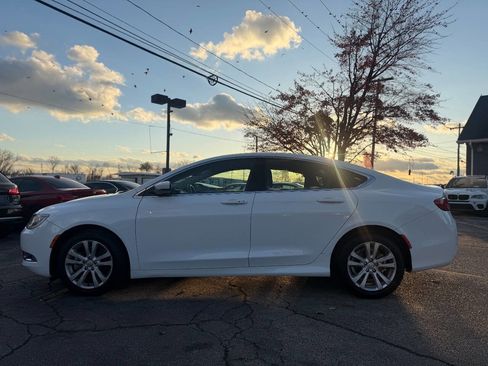 Used 2015 Chrysler 200 Limited image 6