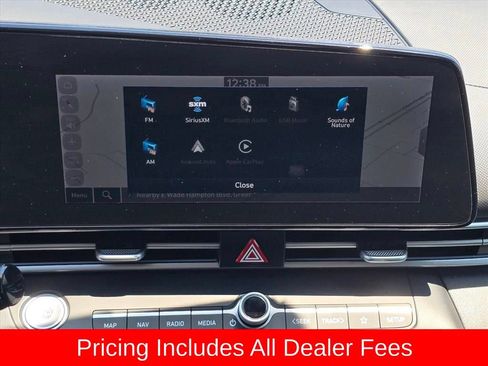 Certified 2022 Hyundai Elantra Limited FWD image 16