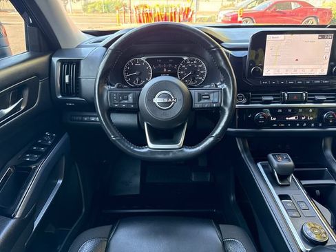 Used 2023 Nissan Pathfinder SL w/ Lighting Package (N92) AWD/4WD image 18