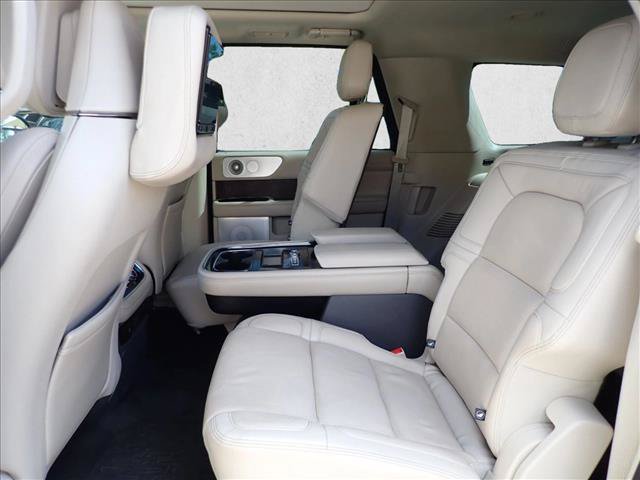 Used 2021 Lincoln Navigator L Reserve w/ Luxury Package AWD/4WD image 10