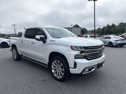 Used 2019 Chevrolet Silverado 1500 High Country w/ Technology Package AWD/4WD image 9