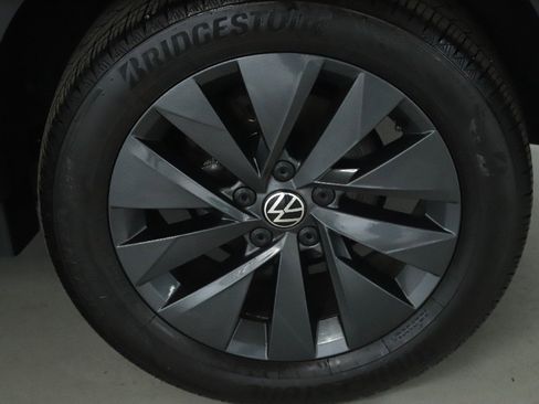 Used 2024 Volkswagen Taos S image 38