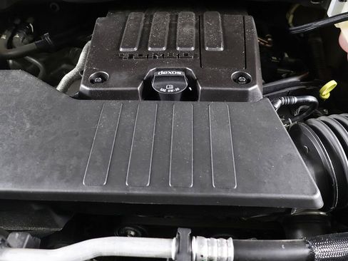 Used 2023 Chevrolet Silverado 1500 LT AWD/4WD image 15