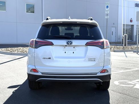 Used 2018 Toyota RAV4 Limited w/ Advanced Technology Package image 10
