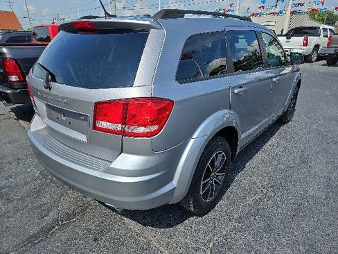 Used 2018 Dodge Journey SE w/ Blacktop Package AWD/4WD image 3