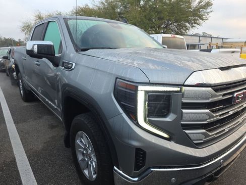 Used 2024 GMC Sierra 1500 SLE image 3
