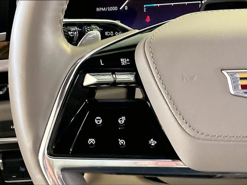 Used 2025 Cadillac Escalade Sport Platinum w/ LPO, ONYX Package AWD/4WD image 22