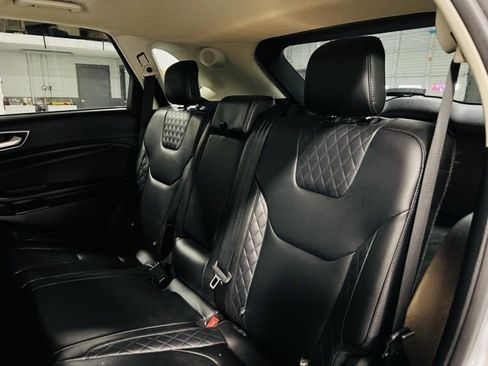 Used 2023 Ford Edge Titanium image 22