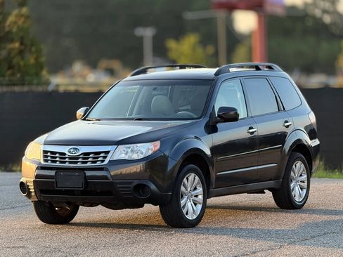 Used 2011 Subaru Forester 2.5X Premium AWD/4WD image 6