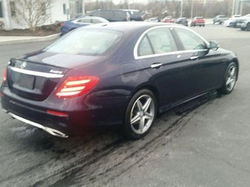 Used 2017 Mercedes-Benz E 300 4MATIC image 3