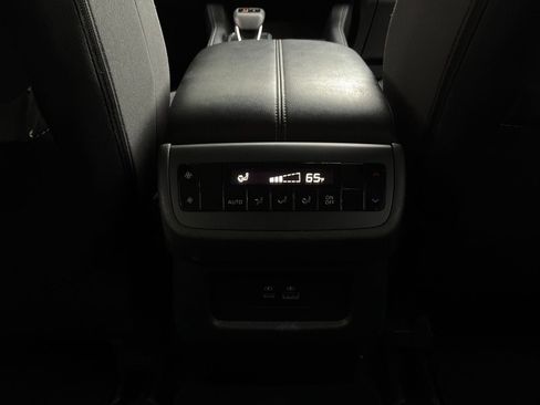 Used 2025 Nissan Pathfinder SV FWD image 13