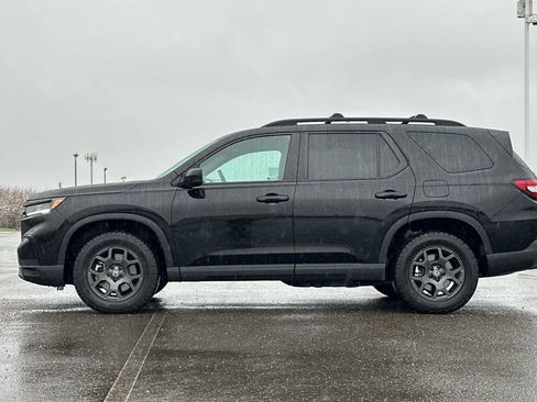 Certified 2023 Honda Pilot TrailSport image 7