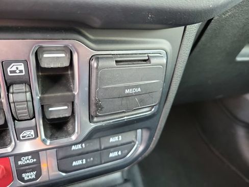 Used 2024 Jeep Wrangler Unlimited Rubicon 4xe AWD/4WD image 22