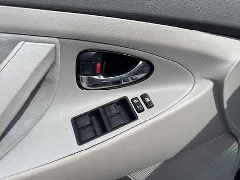 Used 2009 Toyota Camry FWD image 23
