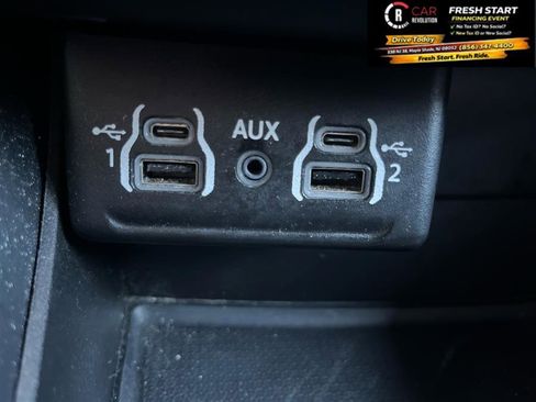 Used 2024 Dodge Durango GT RWD image 22