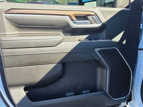 Used 2024 Chevrolet Silverado 3500 LT w/ Convenience Package image 8