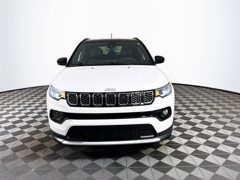 Used 2025 Jeep Compass Limited AWD/4WD image 2