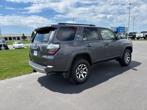 Used 2022 Toyota 4Runner TRD Off-Road AWD/4WD image 3