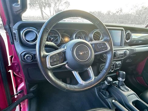 Used 2022 Jeep Wrangler Unlimited Sahara image 12