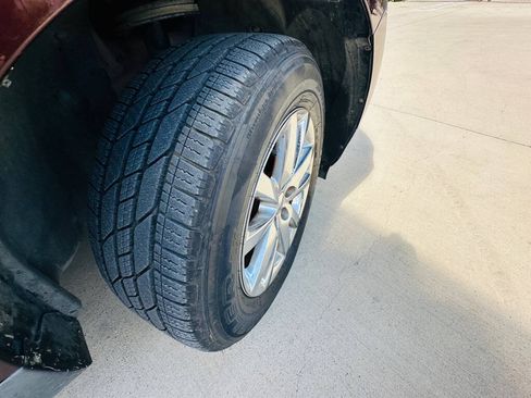 Used 2012 Ford Edge SEL FWD image 32