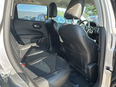 Used 2019 Jeep Compass Limited AWD/4WD image 17