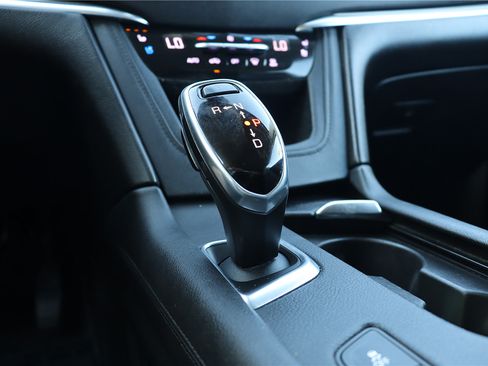 Used 2019 Cadillac XT5 Premium Luxury FWD image 40
