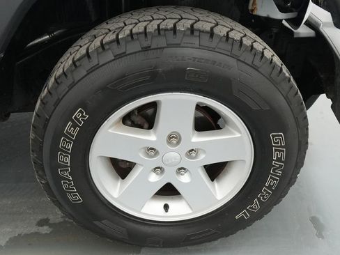 Used 2015 Jeep Wrangler Unlimited Sport w/ Quick Order Package 24S AWD/4WD image 11